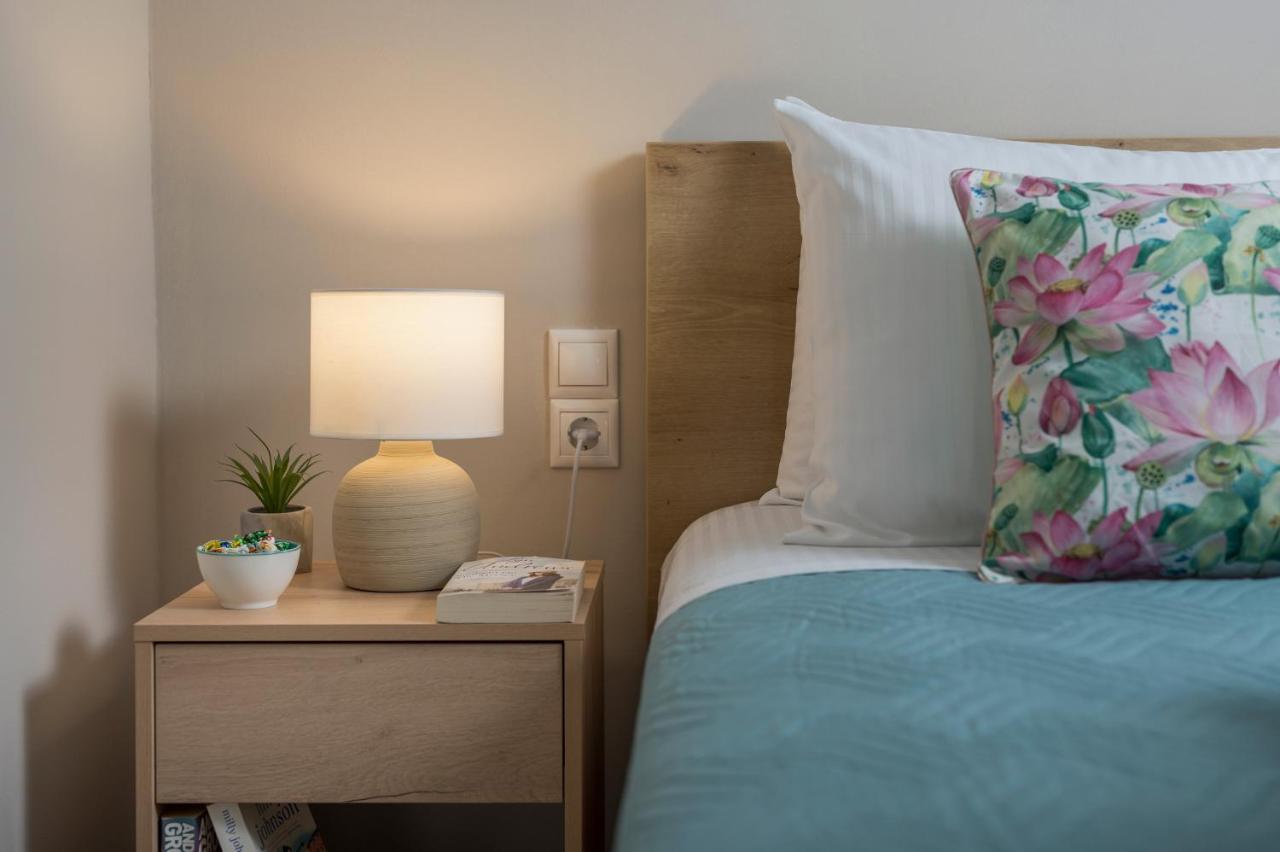 Floral Beach Apt With Lux Extras & Special Treats Kolimvárion Eksteriør billede